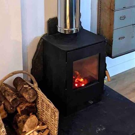 The Walkers' Cwtch Apartment Ffestiniog Bagian luar foto