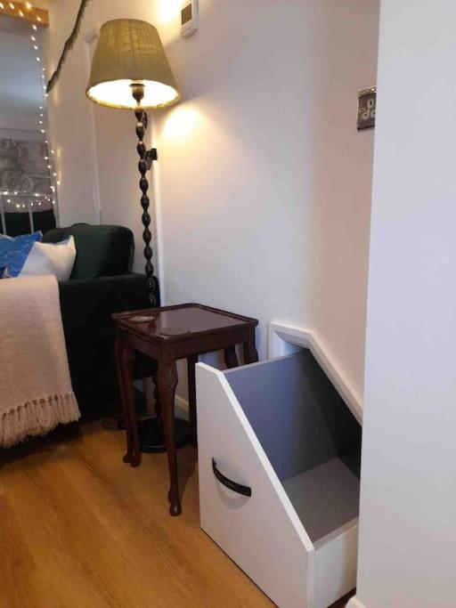 The Walkers' Cwtch Apartment Ffestiniog Bagian luar foto